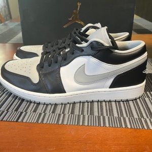 Jordan 1 Low - Shadow